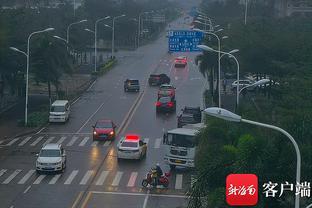 Khách hàng bất ngờ khi nhiều hãng sữa tăng giá.